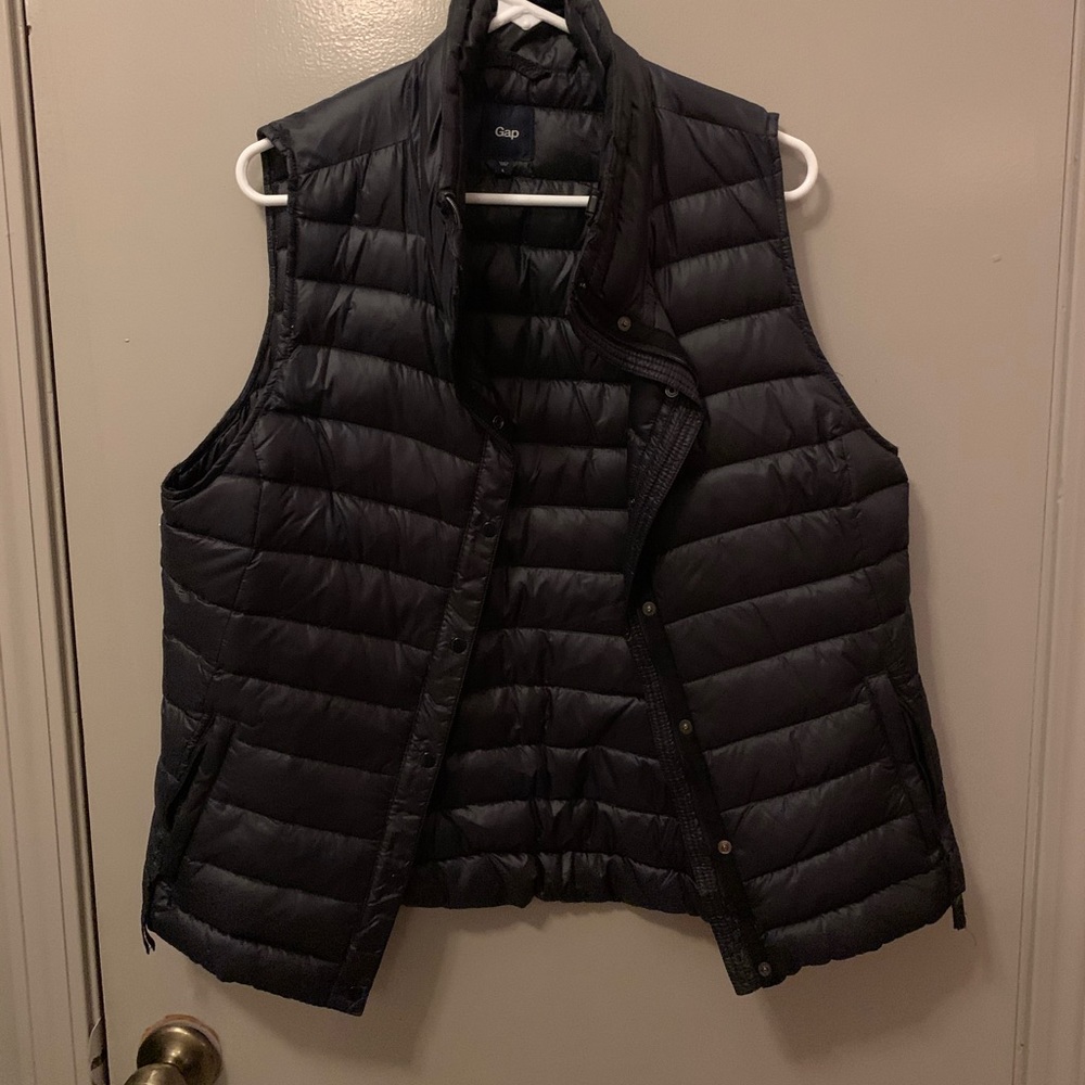 Black Gap Puffer Vest
